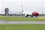 fly holder på landingsbane