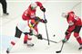 ishockeyspillere på isen