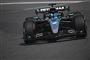 formel 1 bil kører over målstregen
