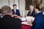Kronprins Christian sidder som tronfølger traditionen tro til højre for sin far, kong Frederik, i statsrådet. Over for ham sidder statsminister Mette Frederiksen (S).