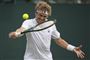 August Holmgren vandt flere rene servepartier, da danskeren slog verdens nummer 46 i første runde af Wimbledon.