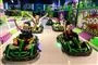 børn i små gokarts