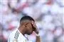Mbappé tager sig til hovedet under en fodboldkamp