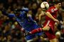 Diarra og Steven Gerrard i kamp Foto: AP/Paul Thomas  / POLFOTO