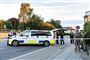 politibiler og afspærring på gade