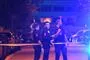 tre politimænd ved en afspææring