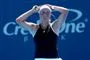 Clara Tauson tager sig til hovedet under en tenniskamp