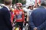 Cykelrytter i rød trøje