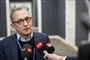 Michael Ziegler med en masse mikrofoner foran sig
