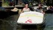 et par i en båd i en kanal