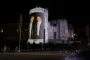 Trump og Epstein på et slots tårn
