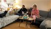 et par med hunde i sofaen