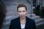 Mette Frederiksen foran trappen til Christiansborg