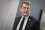 Troels Lund Poulsen kigger lidt skråt ud af billedet