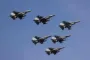 F-16 fly flyver i formation