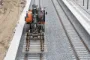 en arbejdsvogn på togskinner