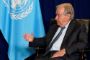 Guterres sidder med højre side til kameraet og taler med person uden for billedet