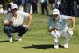 to golfspillere vurdere hullet på hug