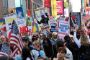 I den amerikanske storby New York er demonstranter på gaden som en del af "No Kings"-demonstrationerne.