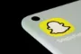 en smartphone med sociale apps