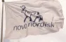 et flag med novo nordisks logo
