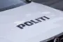 politibil med påskriften politi