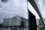 Glasfacade reflekterer bygningen overfor