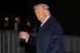 donald trump laver håndbevægelse 