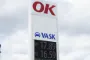 skilt ved benzintank