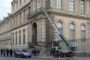 stige foran museumsbygning