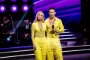 Karina Frimodt og Gustav Salinas i knaldgult tøj 