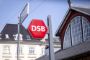 Et dsb-skilt på en perron