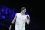 badmintonspiller gør klar til at serve