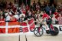 cykelrytter foran dannebrog