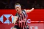 badmintonspiller i aktion