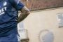Fodboldspiller på træningsanlæg