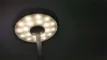 en tændt lampe