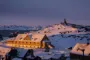 grønlandsk by i solnedgang