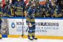 blå-gul ishockeyspiller