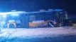 bus omgivet af sne