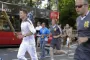 Kong Frederik løber med den olympiske fakkel