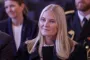 Mette-marit smiler
