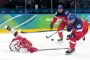 Ishockeyspillere på banen