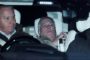 Andrew Mountbatten-Windsor blev anholdt torsdag i en sag om muligt embedsmisbrug. Her ses han forlade politistationen torsdag aften.
