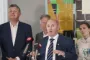 Mand på pressemøde