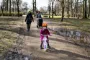 en familie i skoven 