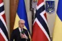 en politiker ved nogle flag
