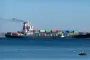 Containerskib på vandet