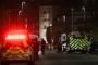 Politi og beredskab arbejder mandag morgen på stedet, hvor fire ambulancer fra Hatzalah i nat blev sat i brand.
