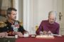 frederik og margrethe signerer papirer